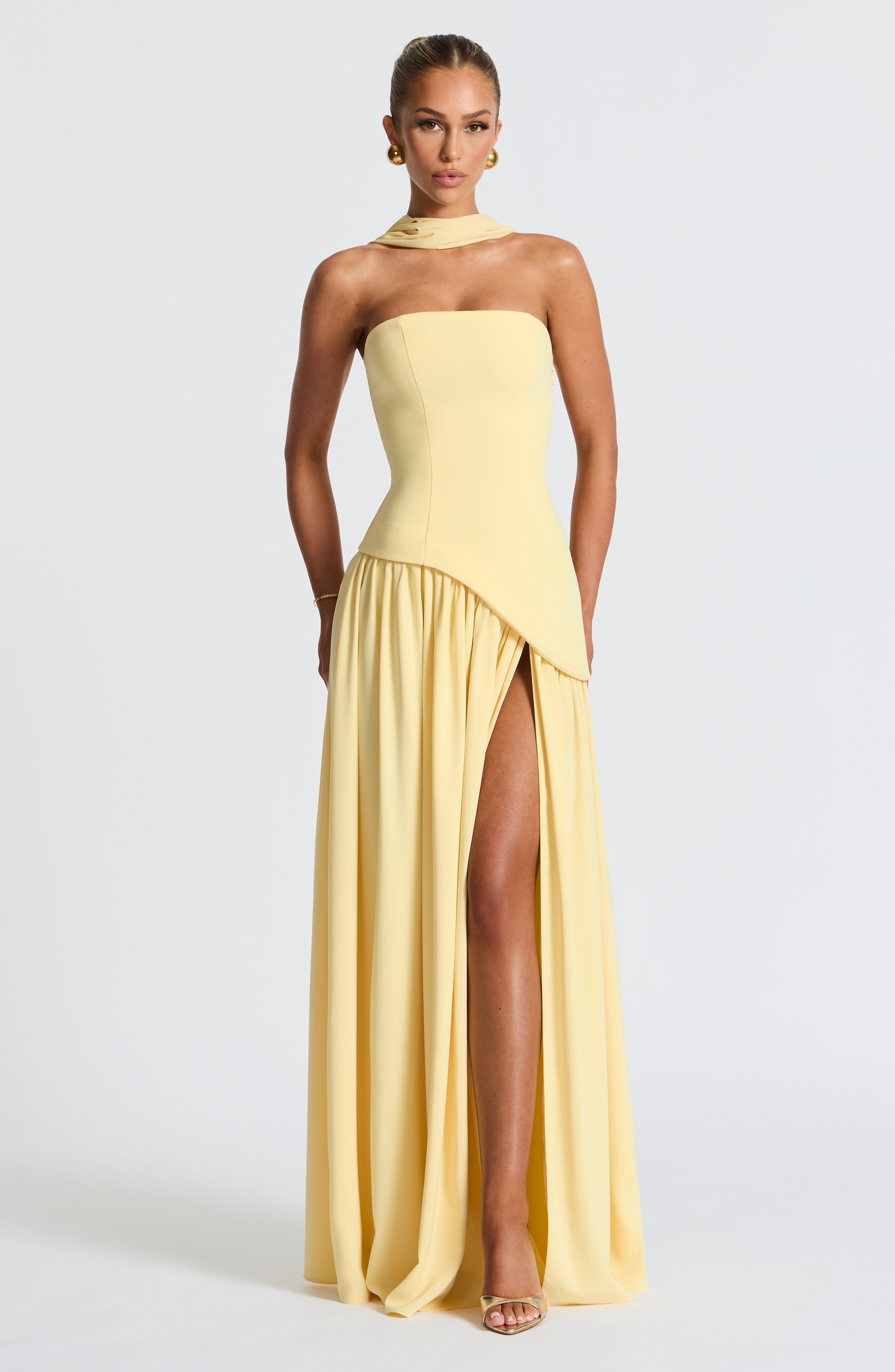 ZOEY | ELEGANCKA SUKIENKA MAXI Z ROZCIĘCIEM